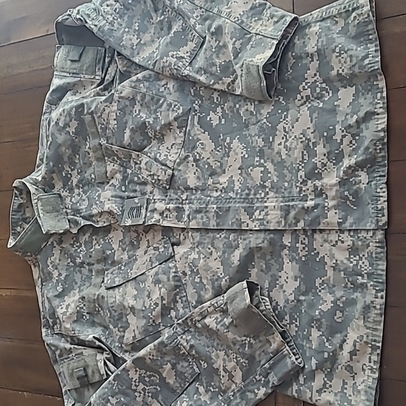 Army Issue UCP Field Jacket Digital Camo ACU size Medium Long - Picture 1 of 7